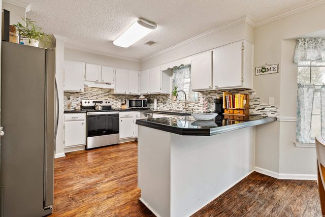 60 Vantage Drive, Maumelle, AR 72113