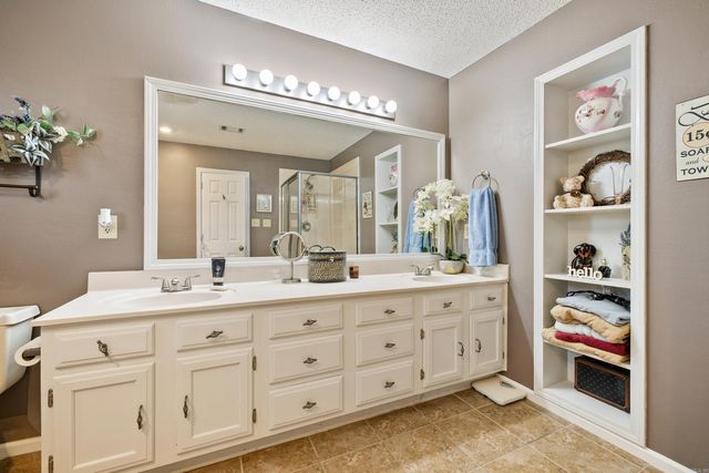 60 Vantage Drive, Maumelle, AR 72113