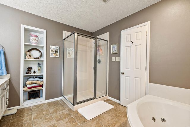 60 Vantage Drive, Maumelle, AR 72113