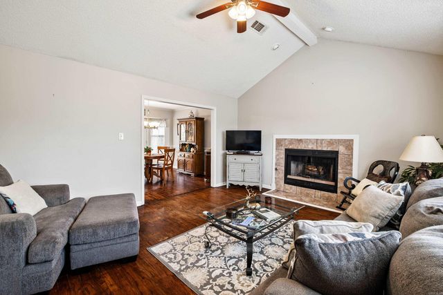 60 Vantage Drive, Maumelle, AR 72113