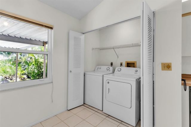 4877 VILLAGE GARDENS DRIVE 193, Sarasota, FL 34234
