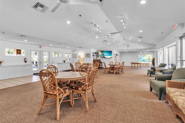 4877 VILLAGE GARDENS DRIVE 193, Sarasota, FL 34234