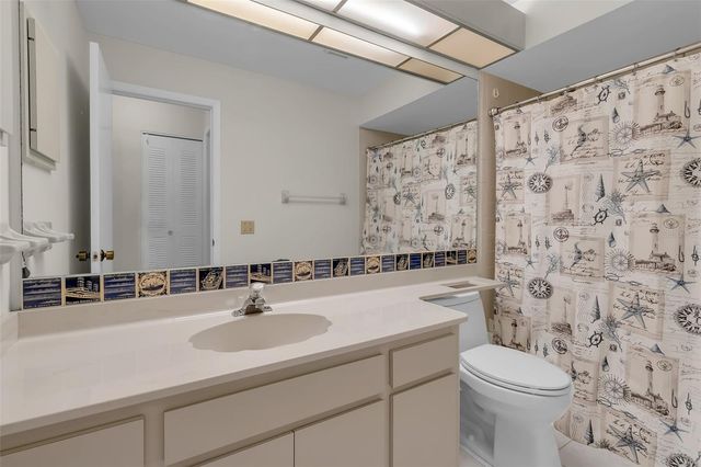 4877 VILLAGE GARDENS DRIVE 193, Sarasota, FL 34234