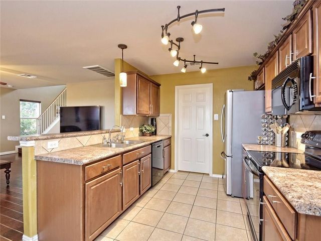 1206 Hensley DR, Leander, TX 78641