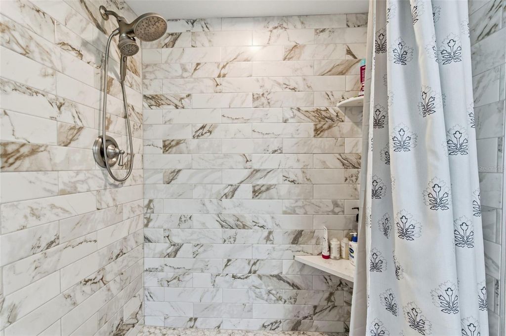 Image 20 of property listing at 2418 ANTHONY AVENUE, Clearwater, FL 33759