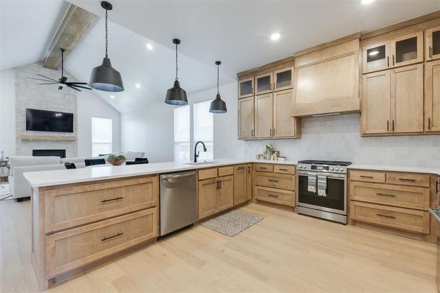 16221 Blackberry Farm Road, Edmond, OK 73013