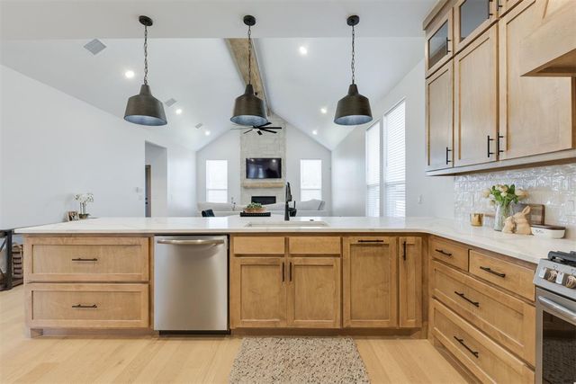 16221 Blackberry Farm Road, Edmond, OK 73013