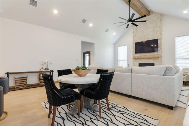 16221 Blackberry Farm Road, Edmond, OK 73013