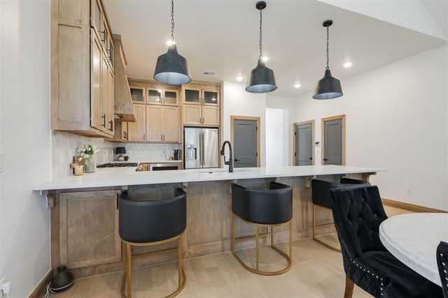 16221 Blackberry Farm Road, Edmond, OK 73013