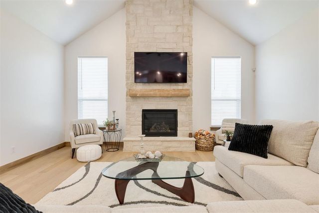 16221 Blackberry Farm Road, Edmond, OK 73013
