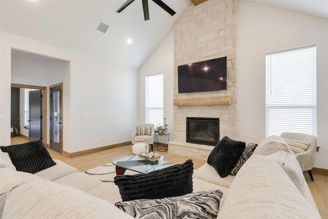 16221 Blackberry Farm Road, Edmond, OK 73013