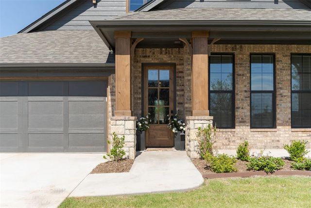 16221 Blackberry Farm Road, Edmond, OK 73013