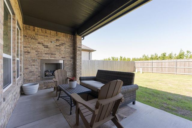 16221 Blackberry Farm Road, Edmond, OK 73013
