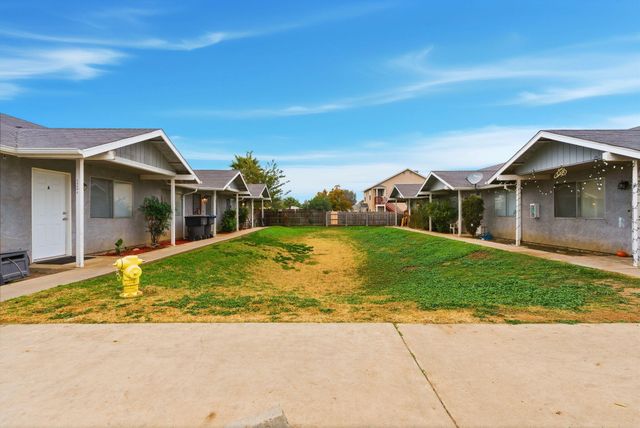 1349 S Liberty Street, Visalia, CA 93292