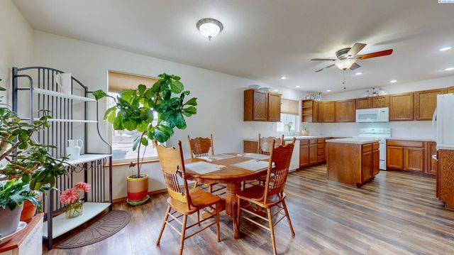 5413 Norma Street, West Richland, WA 99353