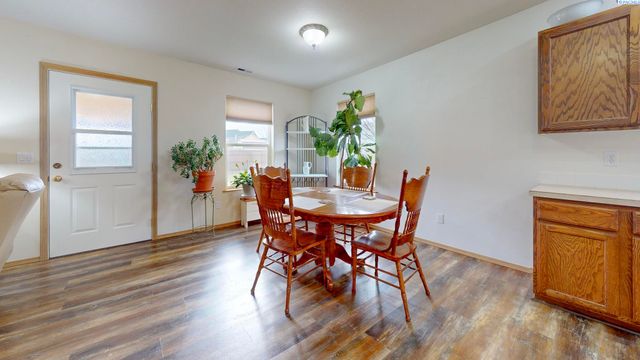 5413 Norma Street, West Richland, WA 99353