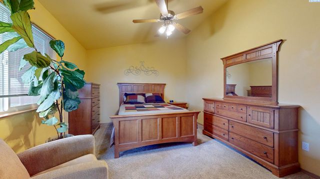 5413 Norma Street, West Richland, WA 99353