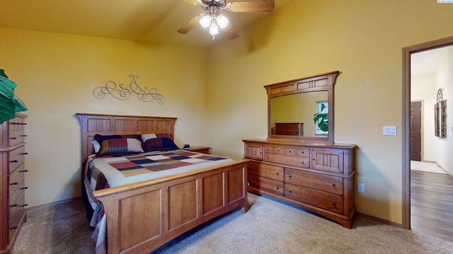 5413 Norma Street, West Richland, WA 99353