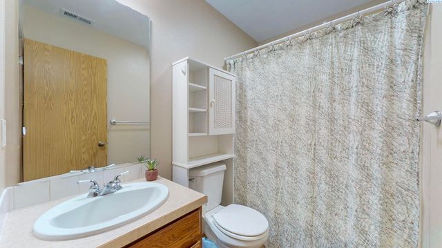 5413 Norma Street, West Richland, WA 99353