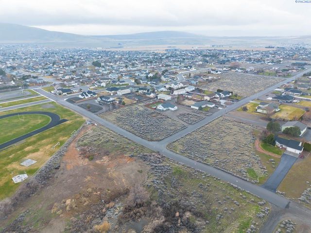 5413 Norma Street, West Richland, WA 99353