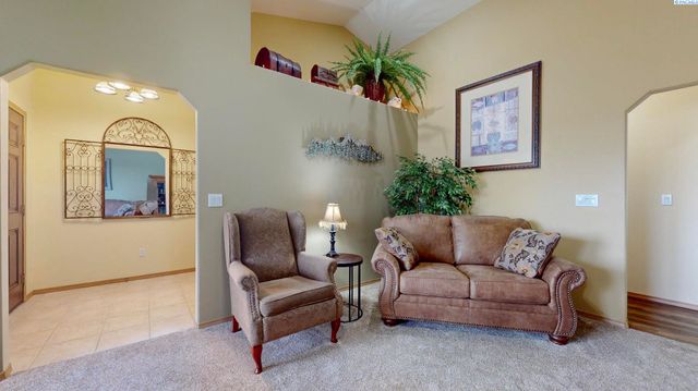 5413 Norma Street, West Richland, WA 99353