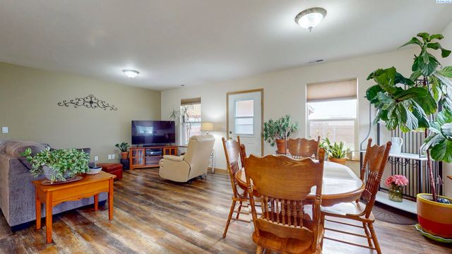 5413 Norma Street, West Richland, WA 99353