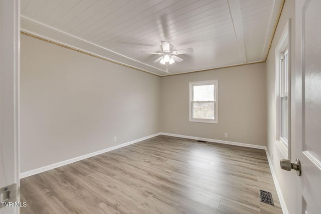 977 Kinsler Pvt Lane, Kingsport, TN 37665