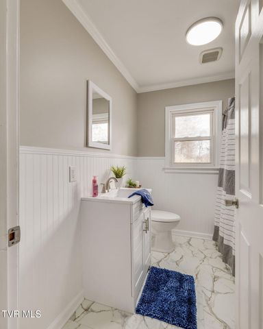 977 Kinsler Pvt Lane, Kingsport, TN 37665