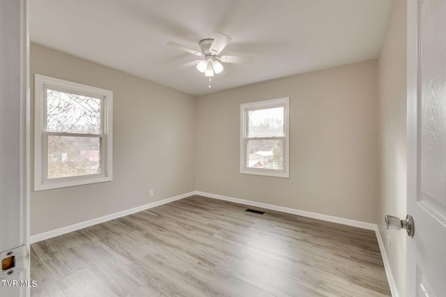 977 Kinsler Pvt Lane, Kingsport, TN 37665