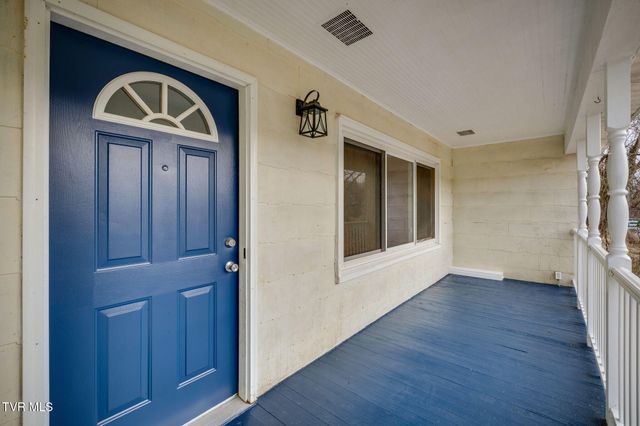 977 Kinsler Pvt Lane, Kingsport, TN 37665