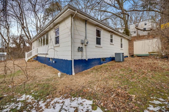 977 Kinsler Pvt Lane, Kingsport, TN 37665