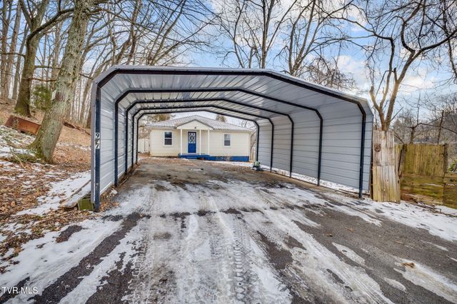 977 Kinsler Pvt Lane, Kingsport, TN 37665