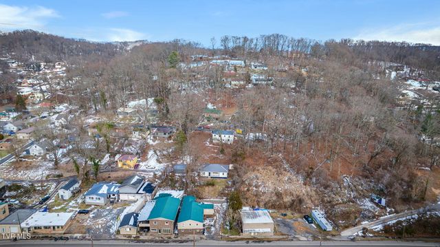 977 Kinsler Pvt Lane, Kingsport, TN 37665