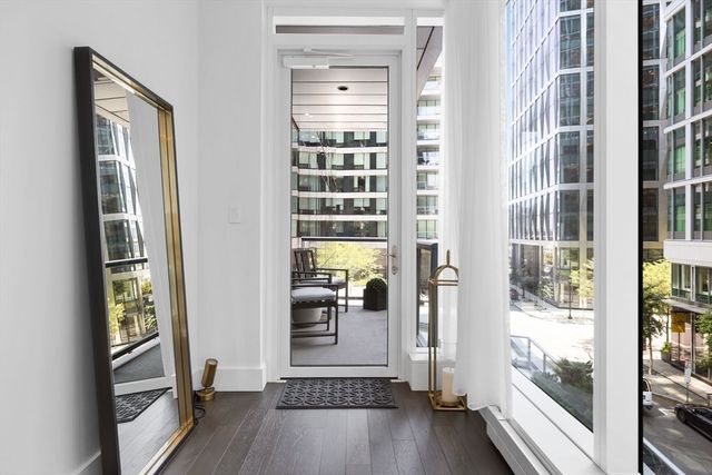 22 Liberty Dr 3J, Boston, MA 02210