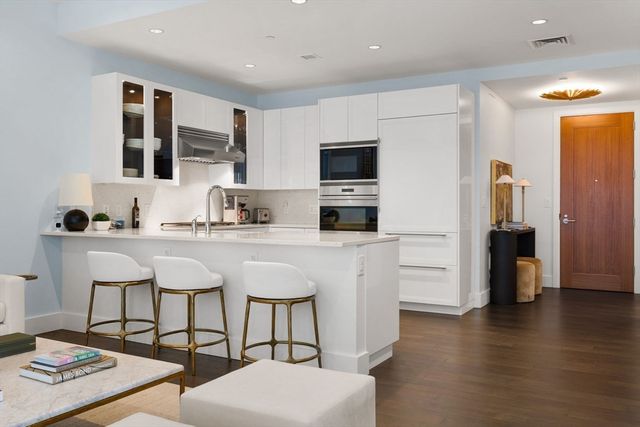 22 Liberty Dr 3J, Boston, MA 02210