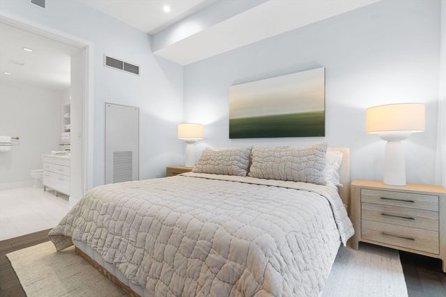 22 Liberty Dr 3J, Boston, MA 02210