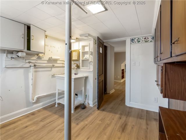 1010 Forest Road, Charleston, WV 25314