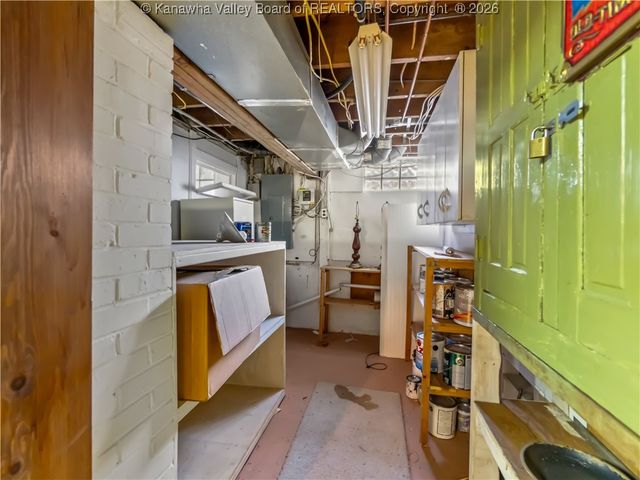 1010 Forest Road, Charleston, WV 25314