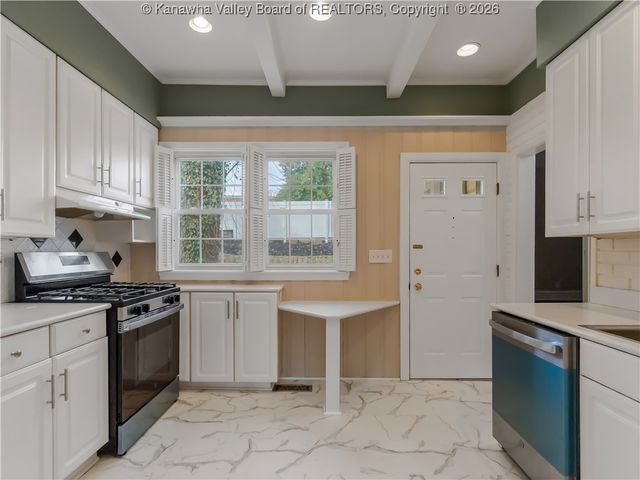 1010 Forest Road, Charleston, WV 25314