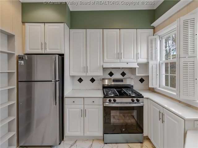 1010 Forest Road, Charleston, WV 25314