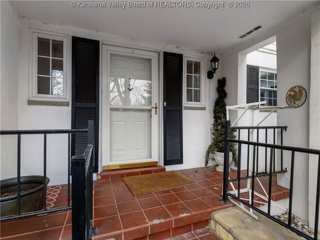 1010 Forest Road, Charleston, WV 25314