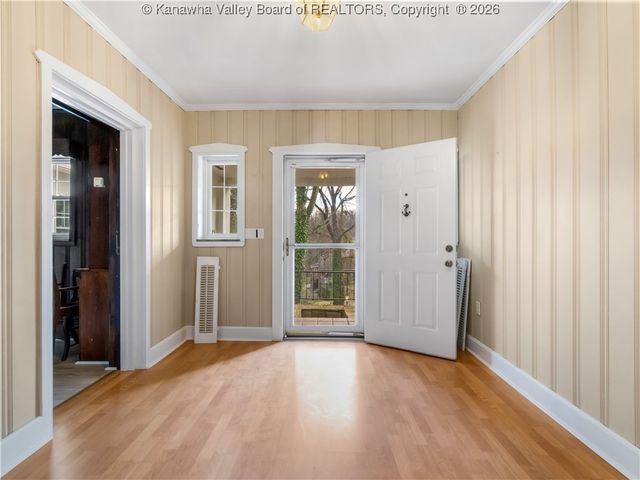 1010 Forest Road, Charleston, WV 25314