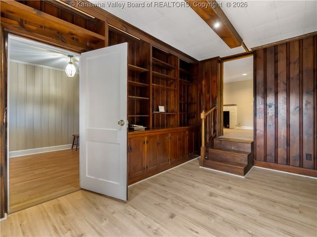 1010 Forest Road, Charleston, WV 25314