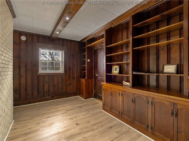 1010 Forest Road, Charleston, WV 25314