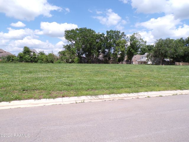 202 Leaning Oak Drive, Lafayette, LA 70508