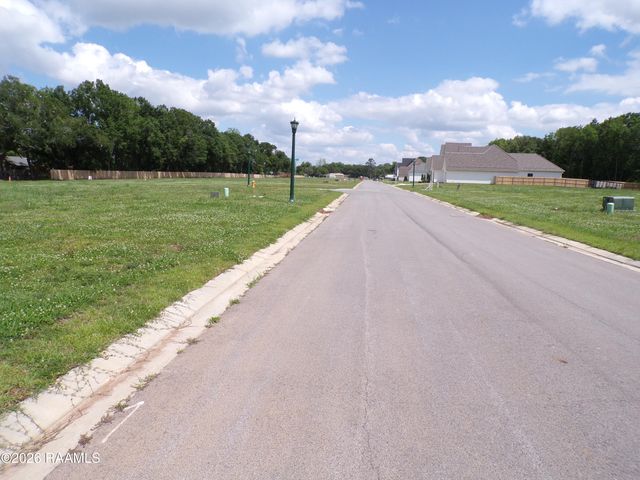 202 Leaning Oak Drive, Lafayette, LA 70508