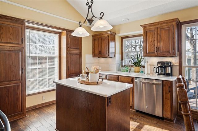 716 Adams Drive, Lee's Summit, MO 64086