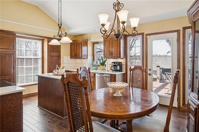 716 Adams Drive, Lee's Summit, MO 64086