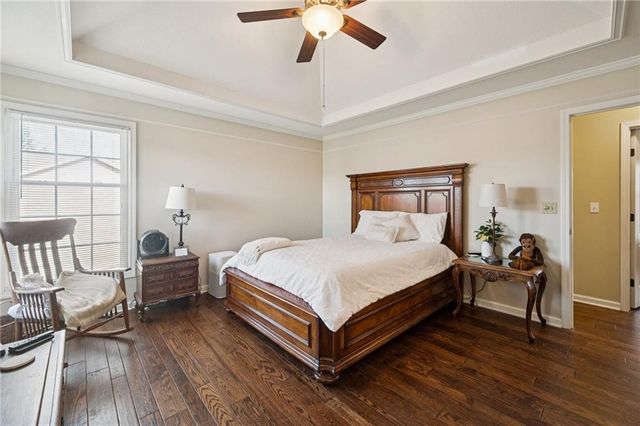 716 Adams Drive, Lee's Summit, MO 64086