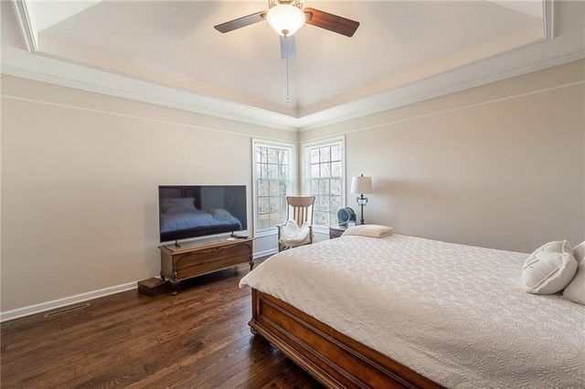 716 Adams Drive, Lee's Summit, MO 64086